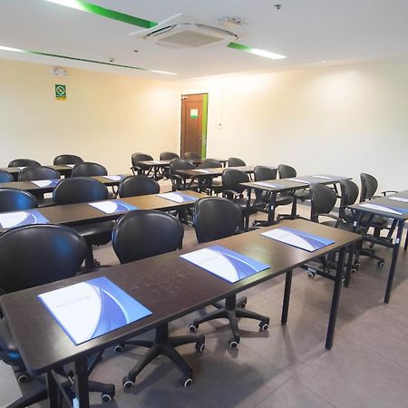 Go Hotels Bacolod Kültér fotó