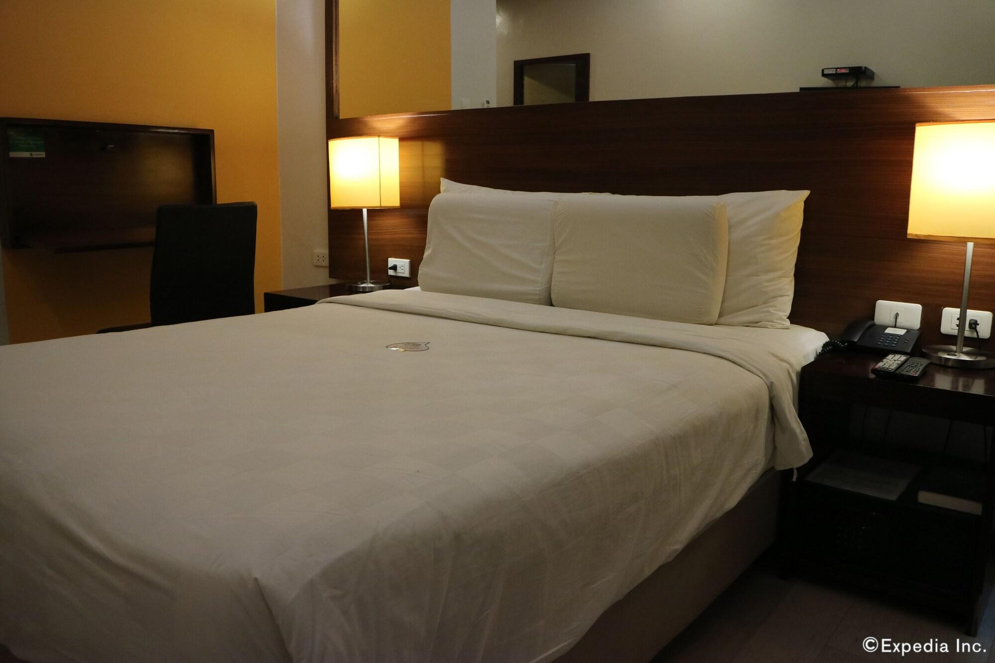 Go Hotels Bacolod Kültér fotó