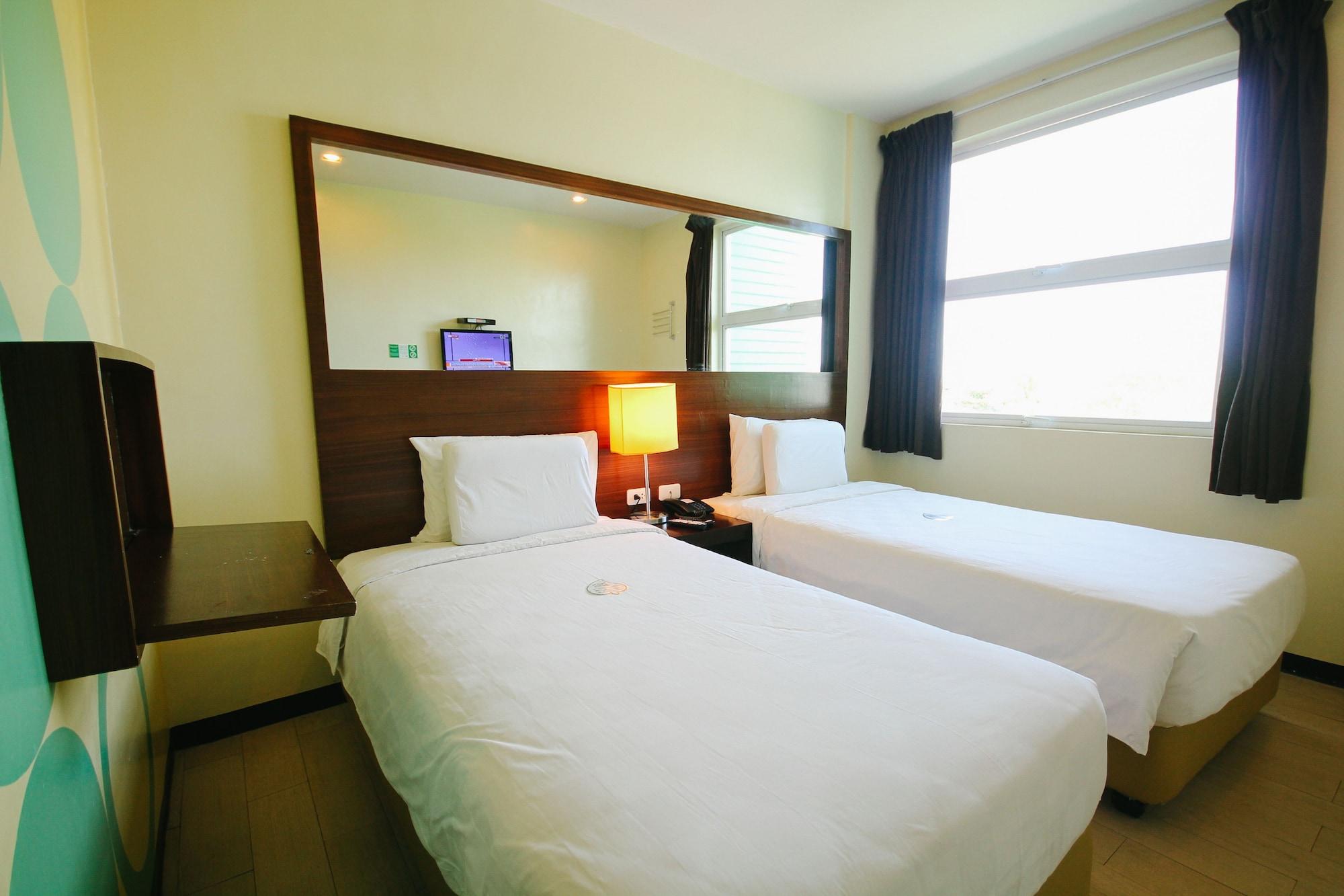 Go Hotels Bacolod Kültér fotó