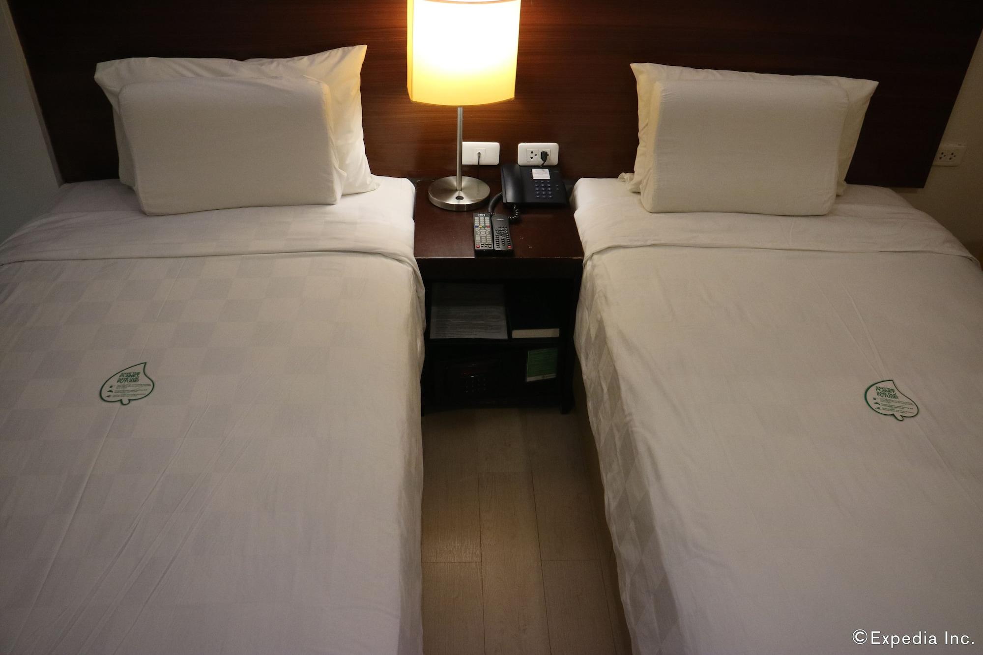 Go Hotels Bacolod Kültér fotó