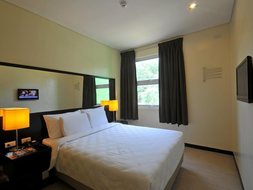 Go Hotels Bacolod Kültér fotó