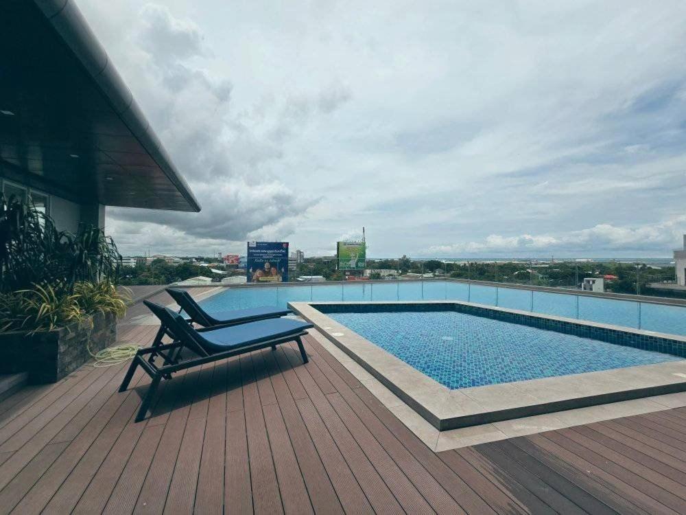 Go Hotels Bacolod Kültér fotó
