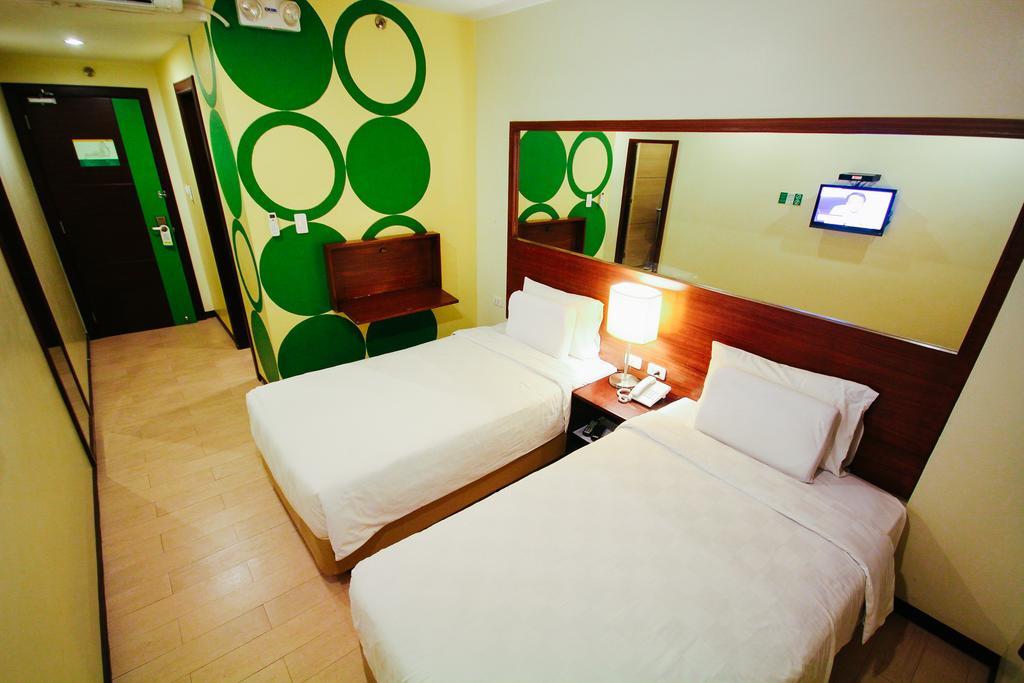 Go Hotels Bacolod Kültér fotó