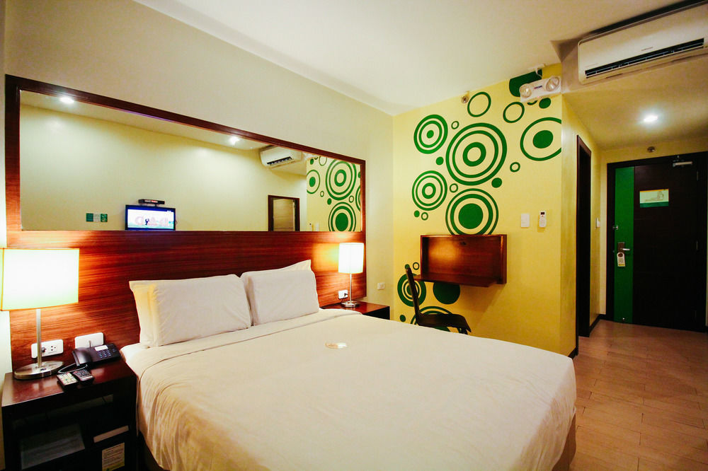 Go Hotels Bacolod Kültér fotó