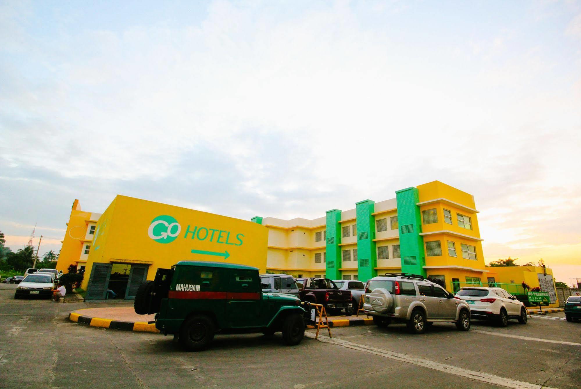 Go Hotels Bacolod Kültér fotó