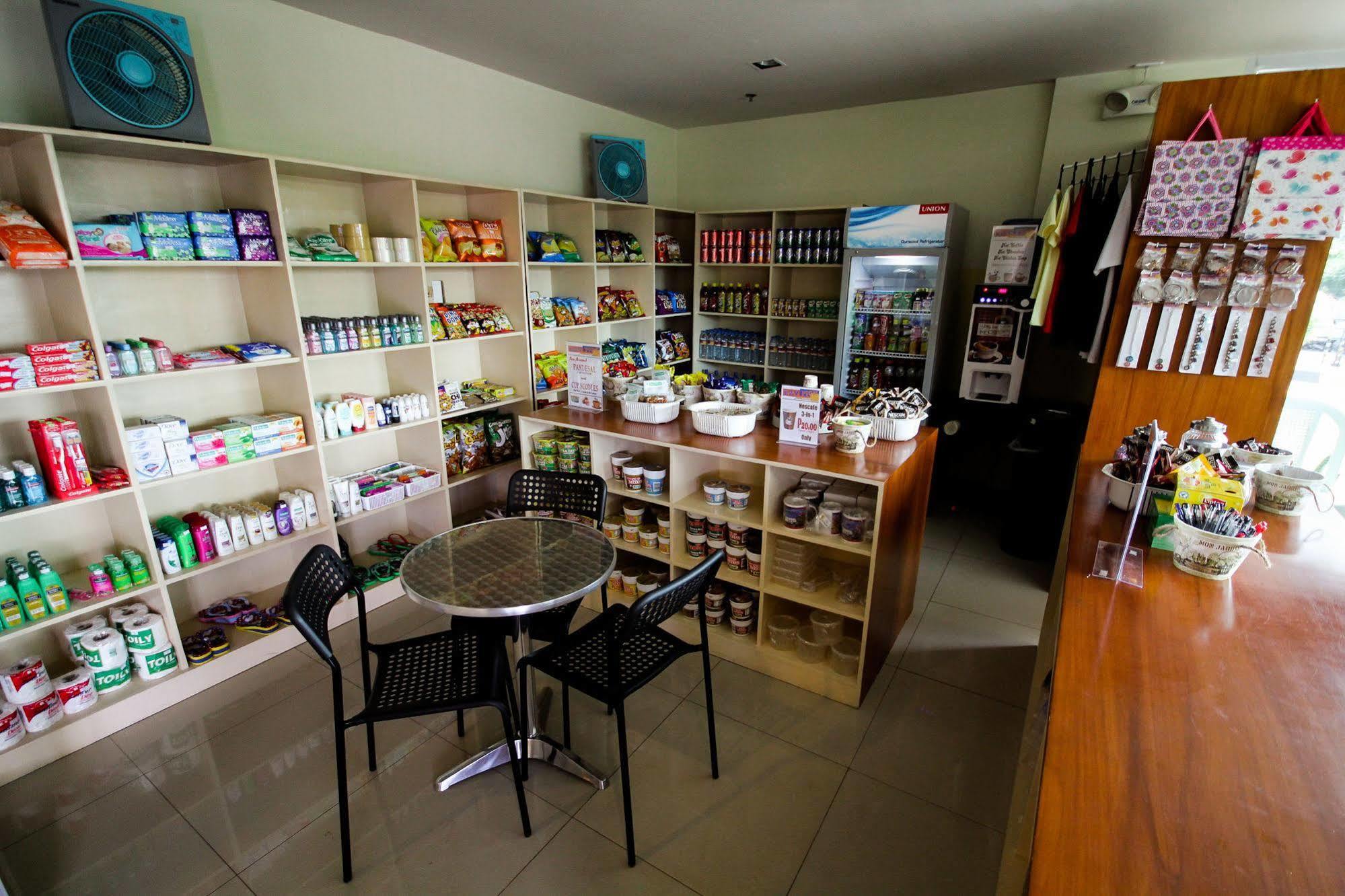 Go Hotels Bacolod Kültér fotó