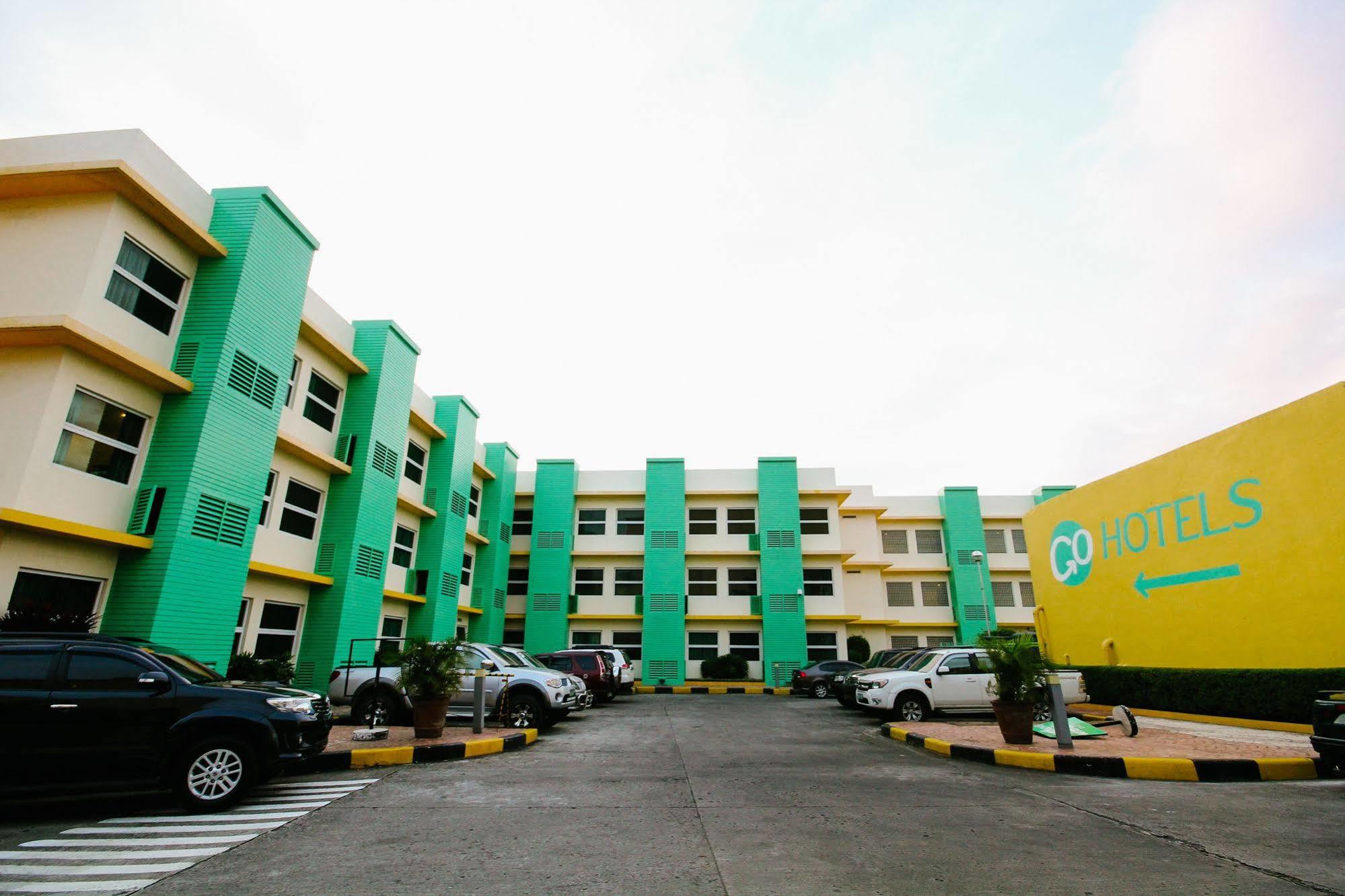 Go Hotels Bacolod Kültér fotó